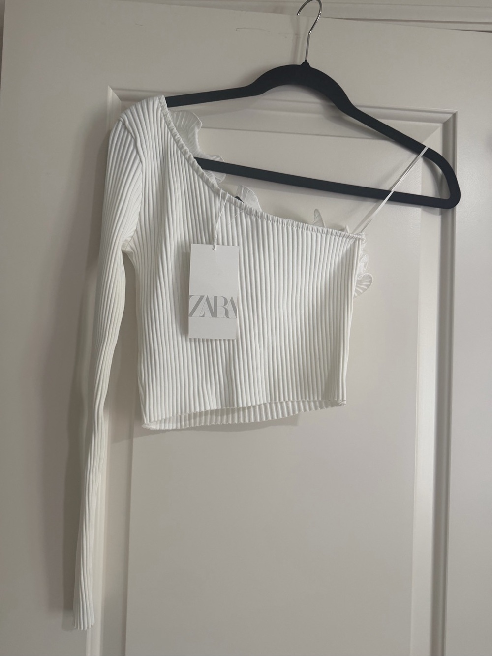 Zara One-Shoulder Ruffled Top - Picture 4 of 4